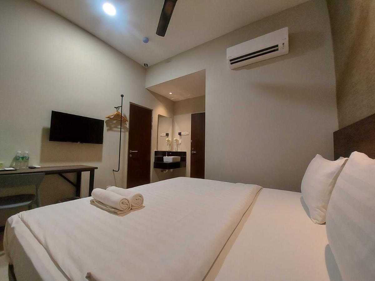 Miico Hotel @ Mount Austin Johor Bahru Buitenkant foto