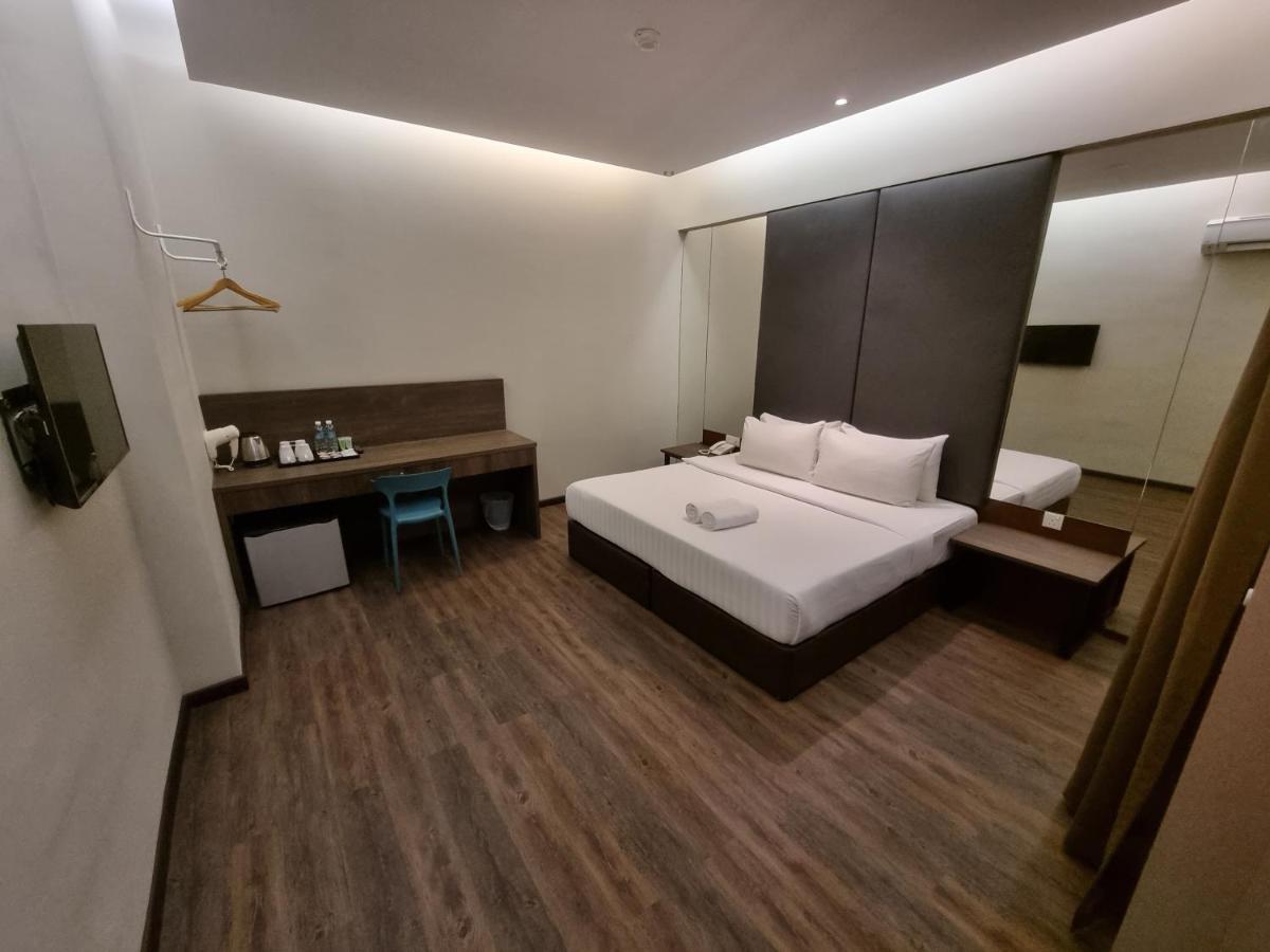 Miico Hotel @ Mount Austin Johor Bahru Buitenkant foto