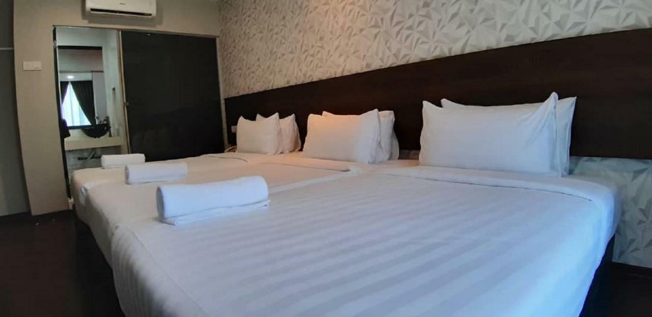 Miico Hotel @ Mount Austin Johor Bahru Buitenkant foto