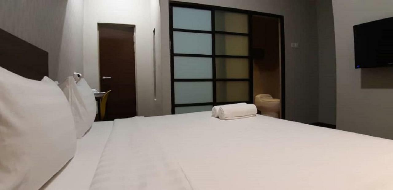 Miico Hotel @ Mount Austin Johor Bahru Buitenkant foto