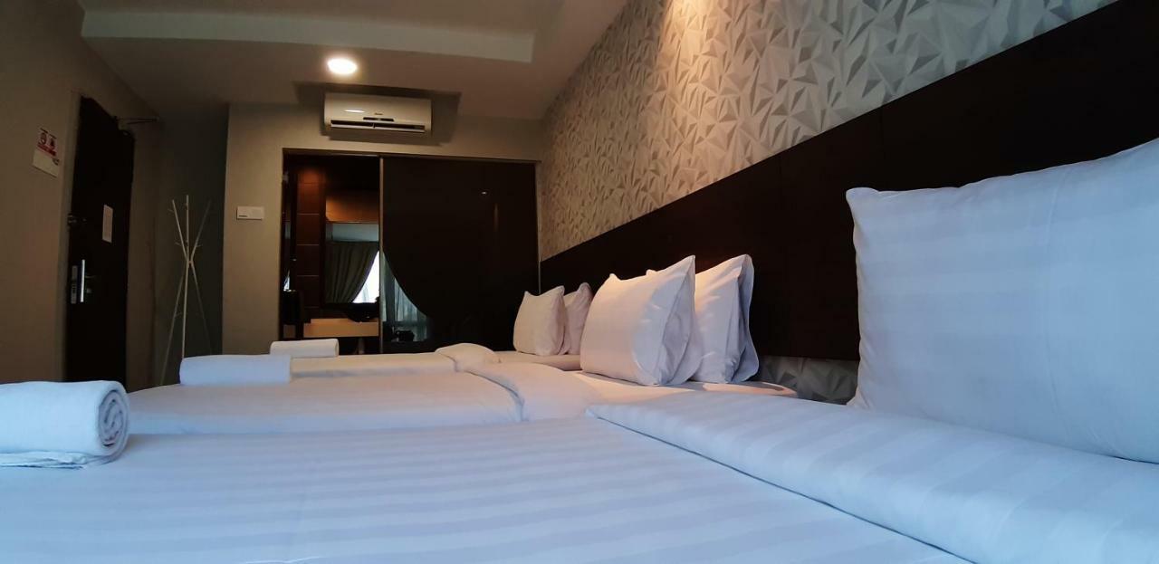 Miico Hotel @ Mount Austin Johor Bahru Buitenkant foto