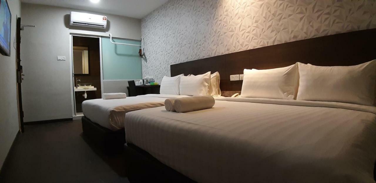 Miico Hotel @ Mount Austin Johor Bahru Buitenkant foto