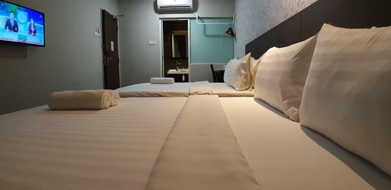 Miico Hotel @ Mount Austin Johor Bahru Buitenkant foto