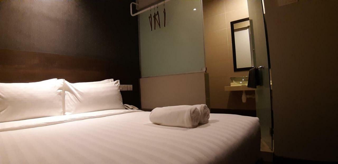 Miico Hotel @ Mount Austin Johor Bahru Buitenkant foto