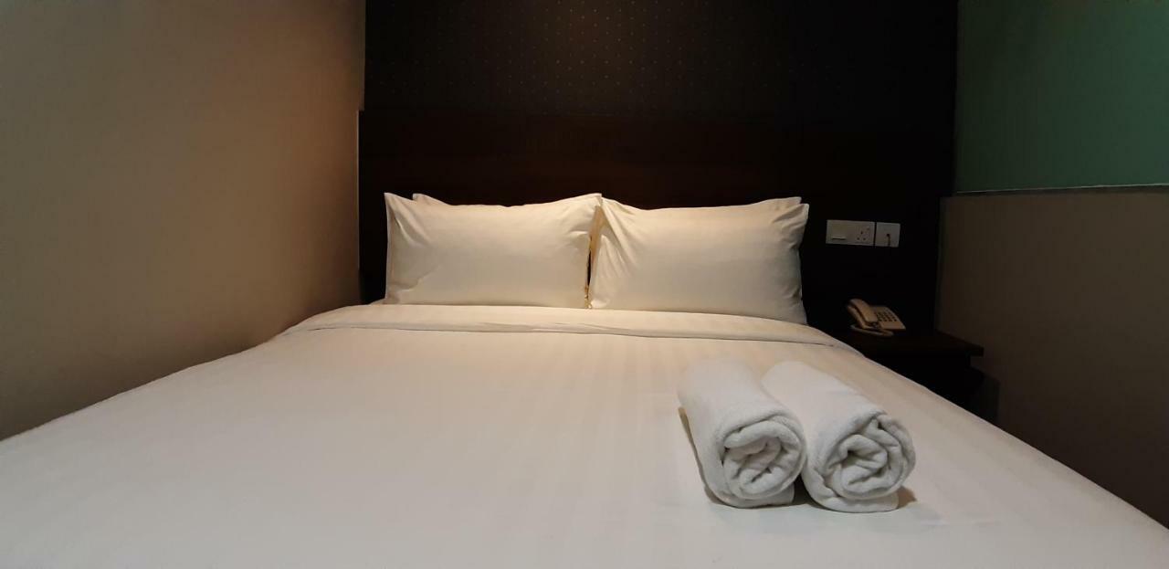 Miico Hotel @ Mount Austin Johor Bahru Buitenkant foto