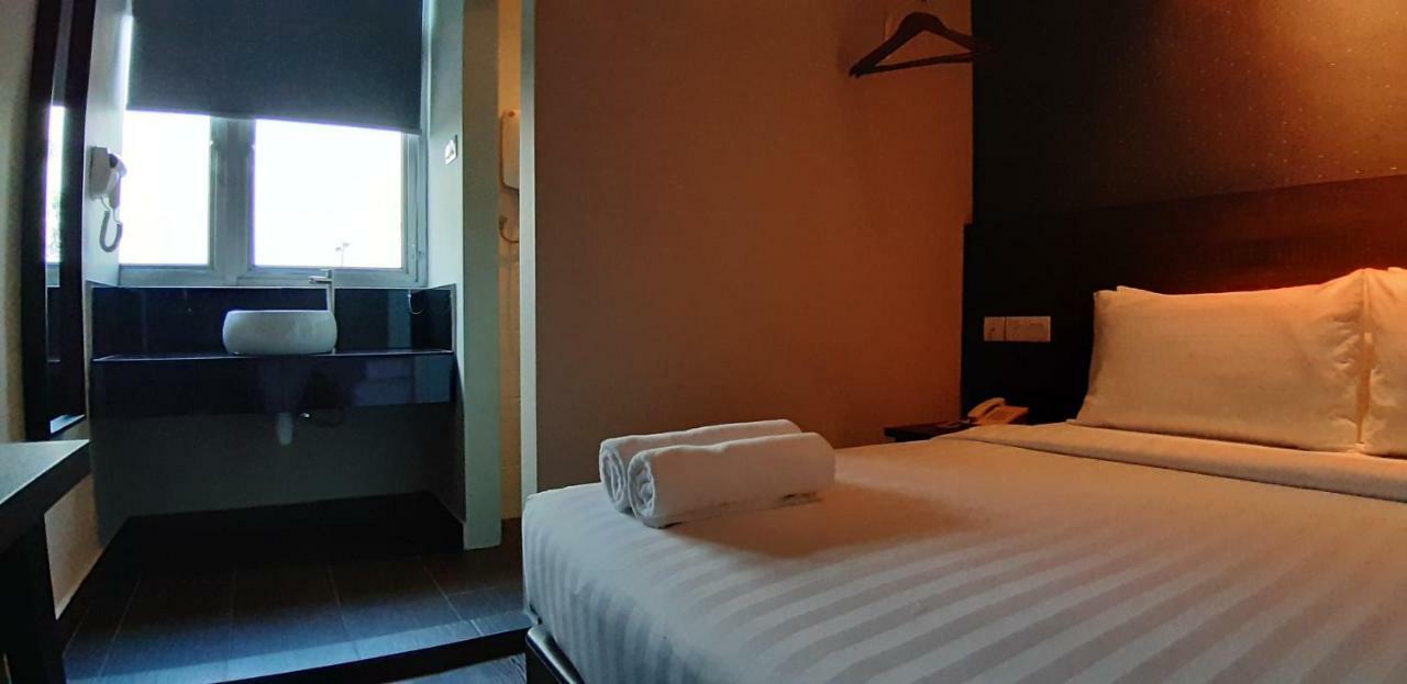 Miico Hotel @ Mount Austin Johor Bahru Buitenkant foto